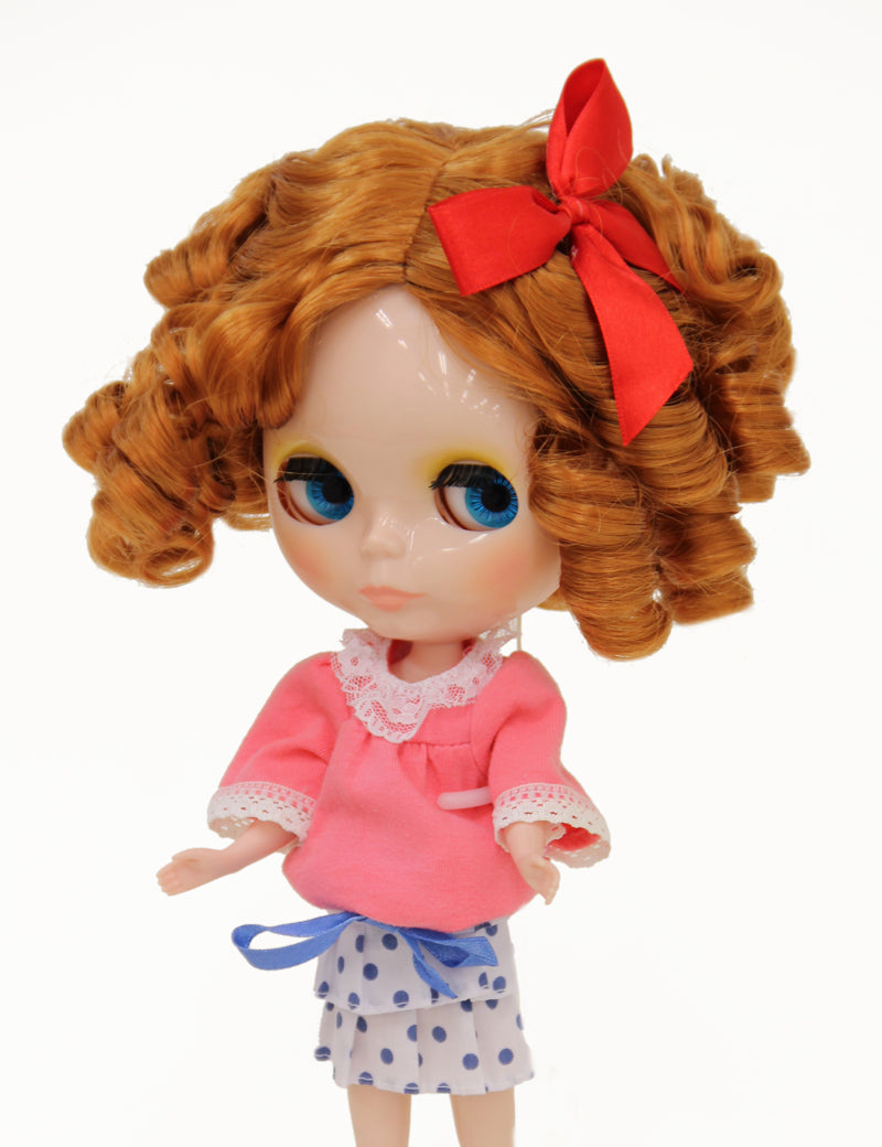 ミディアムカーリー B-170 グラマラスなウィッグであなたのドールを完璧に変身させる