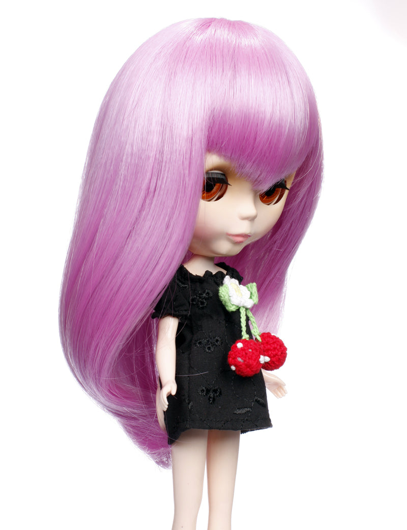 額に逆立つバングの自然なウェーブスタイルの人形のウィッグ B-119、"V"のシンボルのような外見