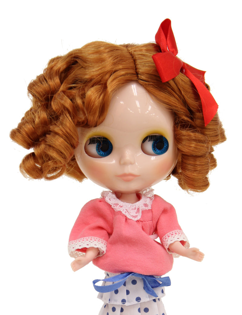 ミディアムカーリー B-170 グラマラスなウィッグであなたのドールを完璧に変身させる