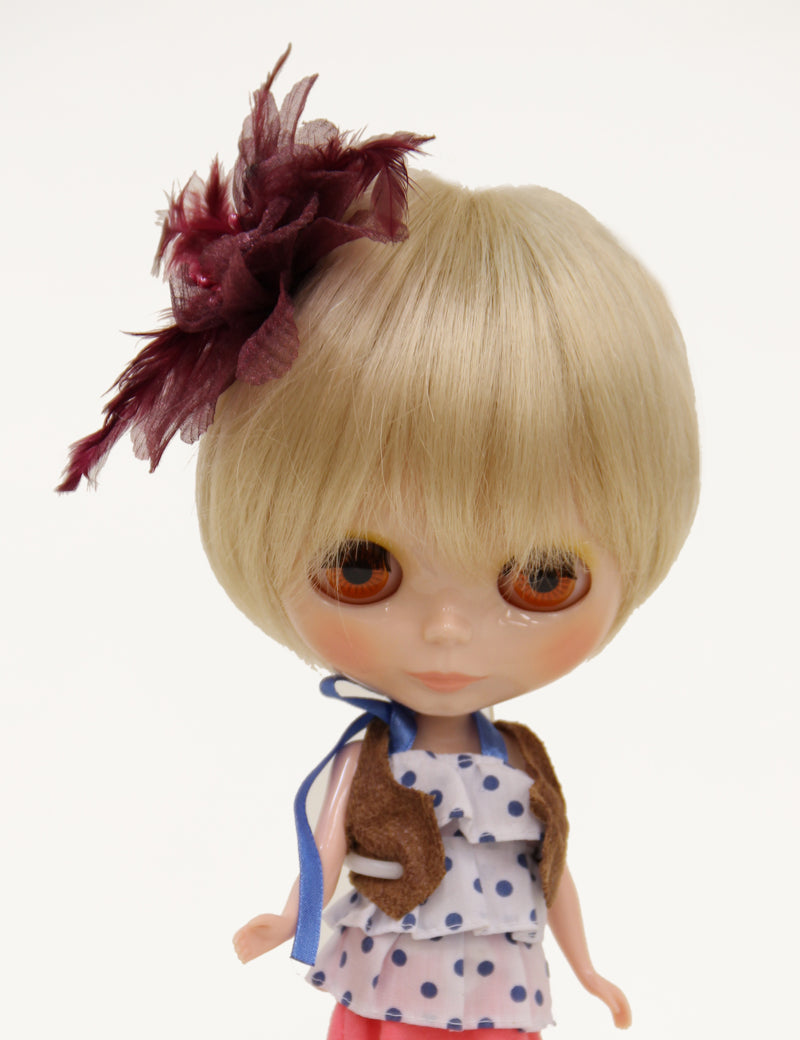 ショートドールウィッグエレガンス 驚くべきウィッグであなたのドールのルックを引き上げる アクセサリーは含まれていません B-167