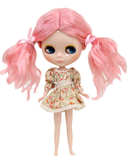 ミディアムドールウィッグ B-184 手で選ばれ、カスタムデザインされた、まったく可愛らしいウィッグであなたのドールの美的センスを高める