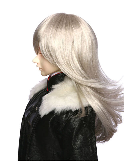 手間をかけないカジュアルなスタイルのロックスを外向きにブローログした人形のウィッグ W-604、スライスされたレイヤーを見せつけ、スウィープトバングが降りてくる神秘的な印象