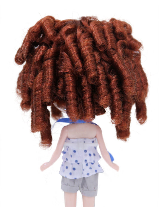 ボディとバウンスのヘアスタイルのドールウィッグ B-150 側面に沿って切り込まれたミディアムからロングのレイヤーカットで、最大の豊かさを実現します