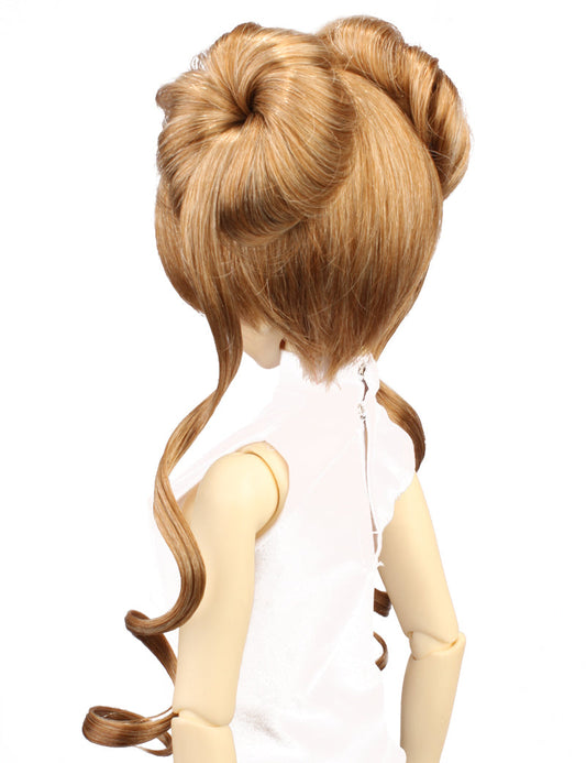 上部から細い巻き毛が出てきて 柔らかい人形のウィッグ W-682ラッシュブラウンブロンドの色