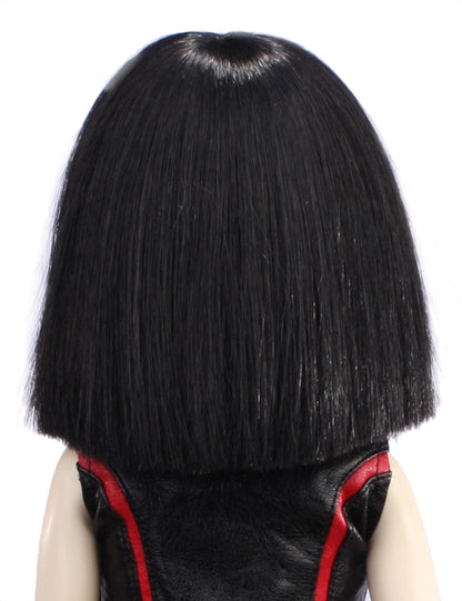 ショルダーに座るボブスタイル ノーレイヤーのしっかりした長さを披露する人形のウィッグ W-697 ブラック 全体のスタイルには柔らかさの印象