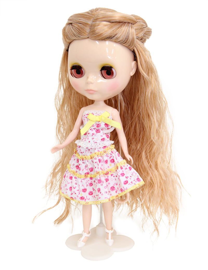 ロングドールウィッグ B-195 かわいいウィッグのスタイル、色、テクスチャの入り組んだ世界を発見し、あなたの愛するドールの真のポテンシャルを解き放つ