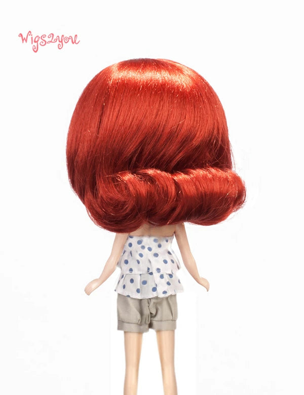 素晴らしいボブカットの短いドールウィッグ B-139 肩までの長さで、柔らかい角度のカールインが、スタイルを円形に整える特徴があります