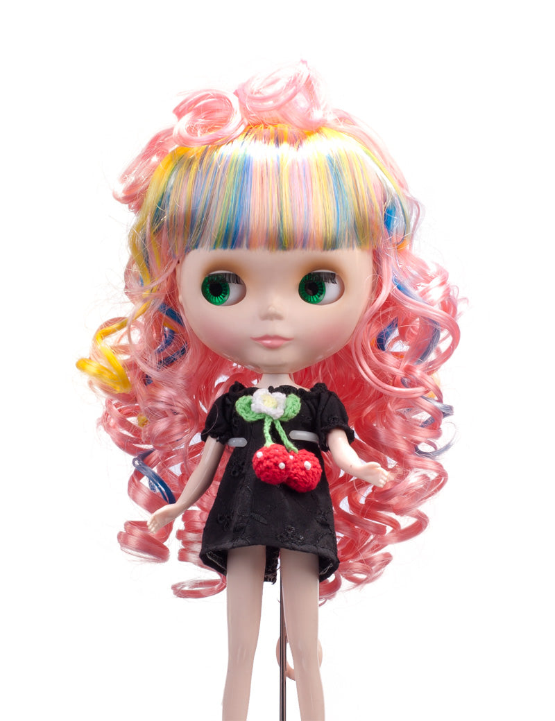 ボタンのように可愛いドールウィッグのクリエーション B-133 レインボーハーフアップの長いウェービーヘア