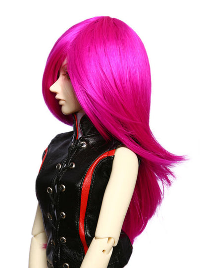 長いレイヤーヘアを備えたクールでセクシーな中くらいのストレートヘアスタイルの人形のウィッグ W-602、ネオンマゲンタの中くらいのレイヤーヘアがしっかりとした形状を完成させます