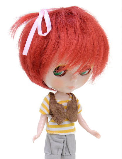 ボーイッシュなショートカットスタイルのドールウィッグ B-156 トップに小さなテール、シンプルなショートスタイル、長いレイヤーバングス、テクスチャ仕上げ