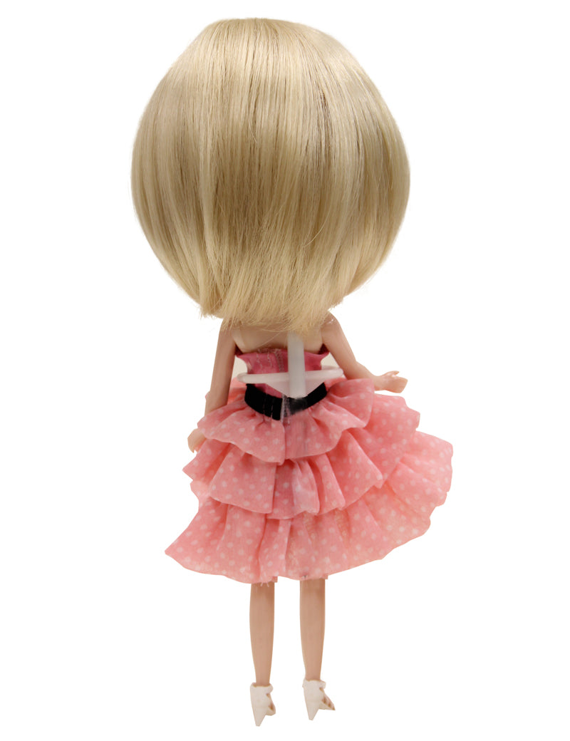 ミディアムストレート シルキーヘアスタイルのドールウィッグ B-188 魅惑 ドール愛好家とコレクターのための可愛いウィッグスタイルの宇宙を描いた写真の旅