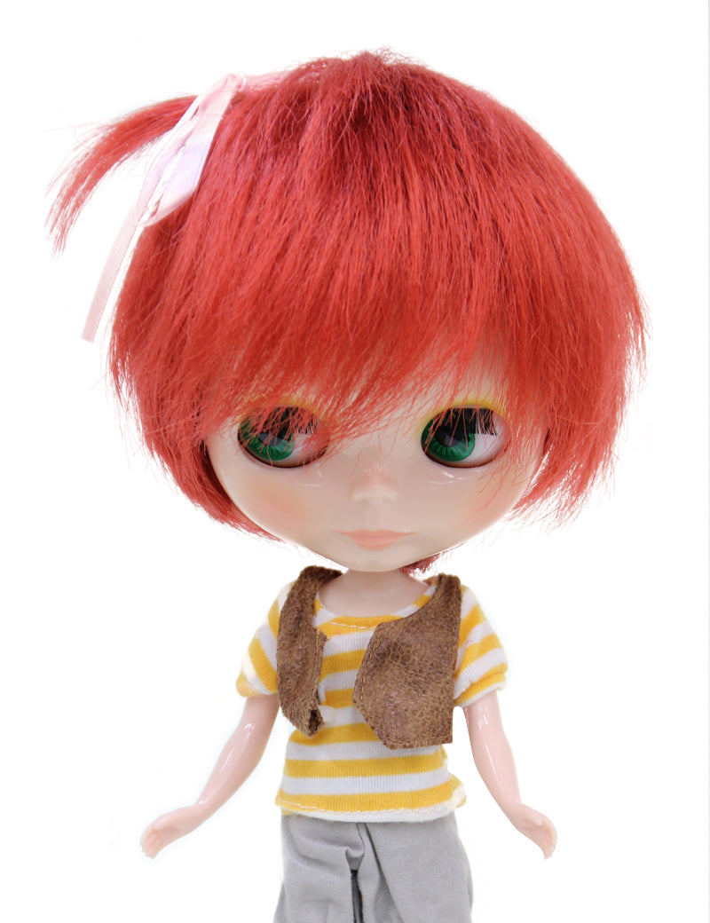 ボーイッシュなショートカットスタイルのドールウィッグ B-156 トップに小さなテール、シンプルなショートスタイル、長いレイヤーバングス、テクスチャ仕上げ